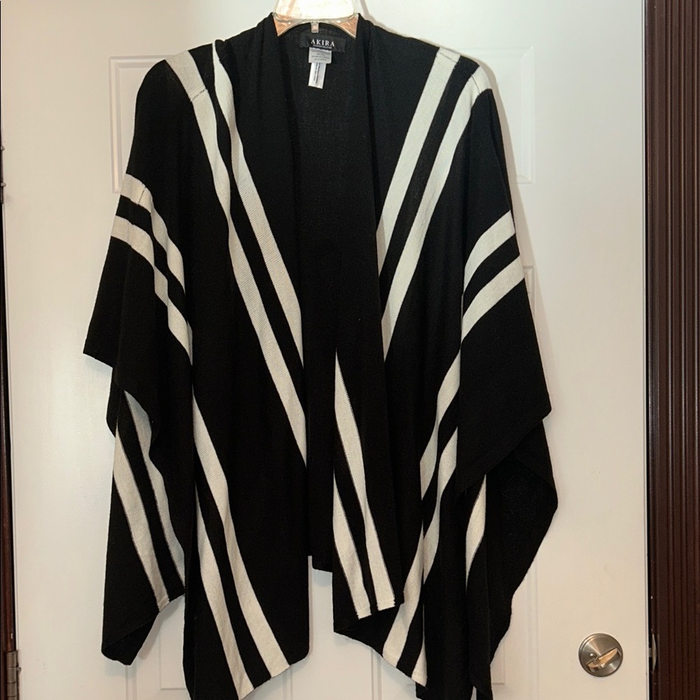 AKIRA Striped Women's Sweater Shawl/Cape Black White One Size NWOT Open Drape